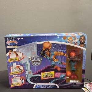 Space Jam A New Legacy Super Shoot and Dunk Playset With LeBron James Figure
